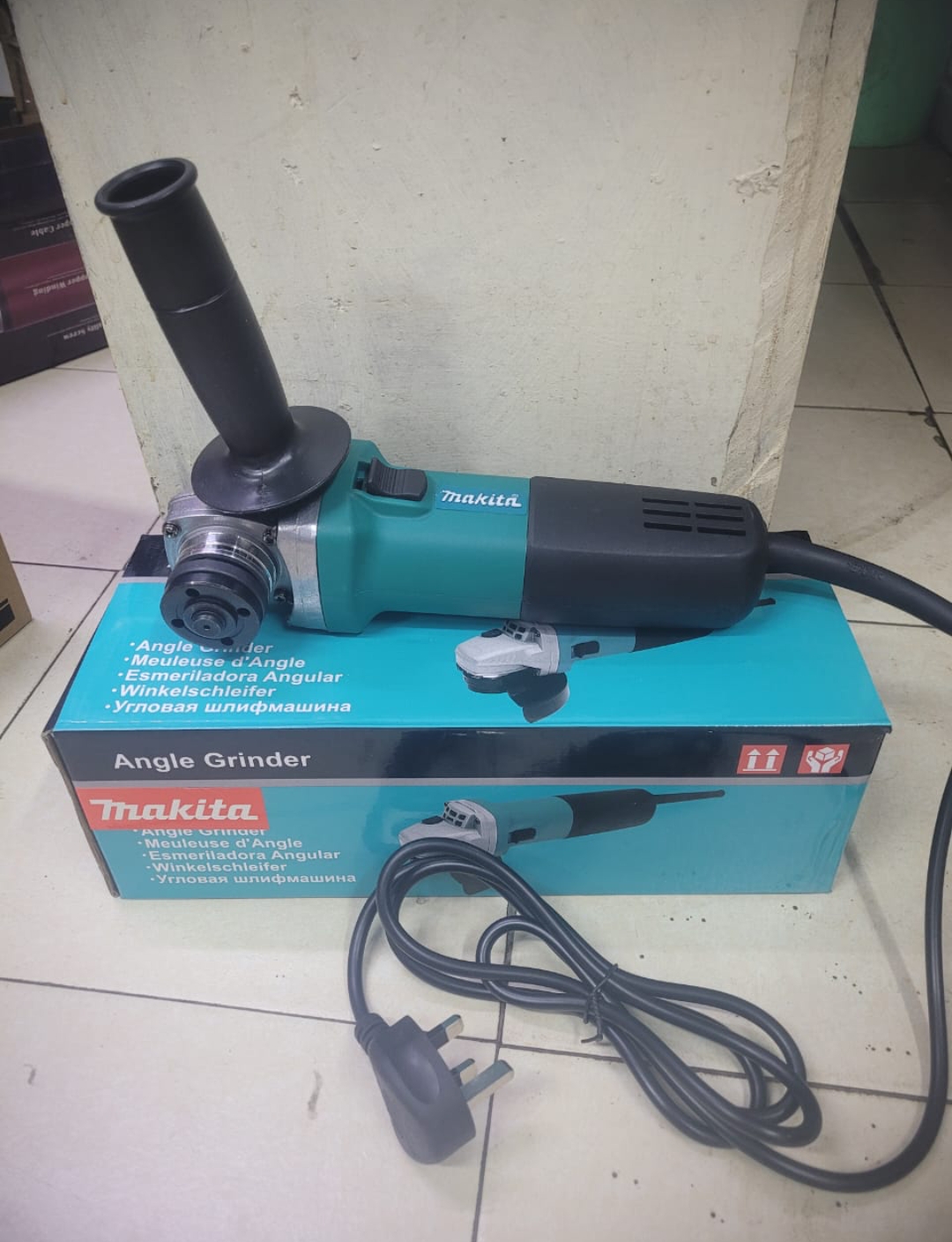 Screenshot_2023-12-13-15-00-09-29_7352322957d4404136654ef4adb64504.jpg Makita grinder 4"